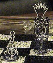 Load image into Gallery viewer, Freestanding Lace Chess