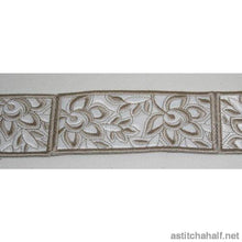 Load image into Gallery viewer, Whispers in White Clutch Purses